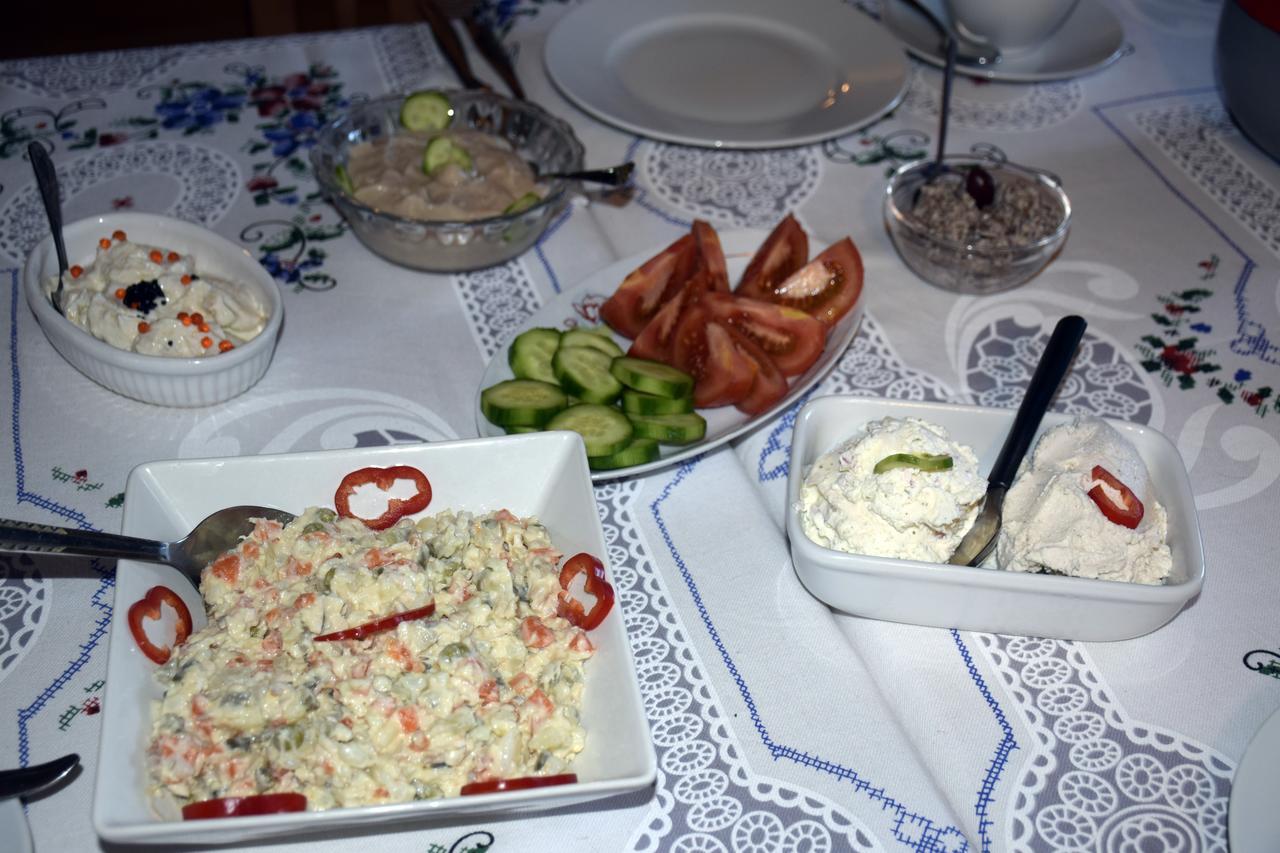 Casa Mora Hotel Sucevita Bagian luar foto