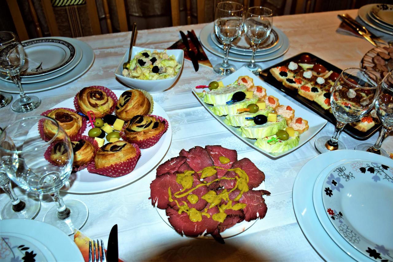 Casa Mora Hotel Sucevita Bagian luar foto